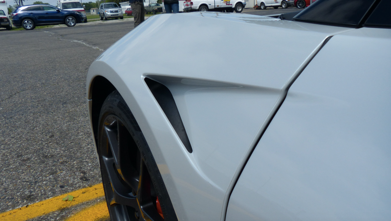 Illustration for article titled What It's Like Stepping Out Of A 250,000 Mile Junker And Into A $150,000 Acura NSX